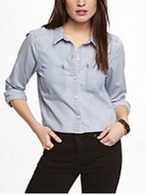 Express Cropped Pocketless Chambray light blue button up Shirt Size Small-C